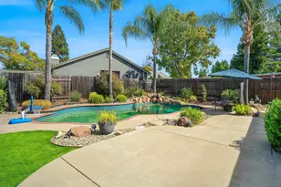 3327 Chapelle Dr, Roseville, CA 95661 - Photo 2