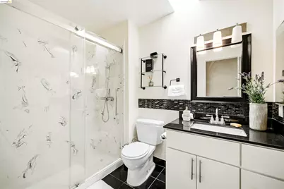 427 Lagunitas Ave #305, Oakland, CA 94610 - Photo 2