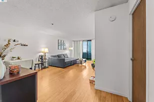 555 Pierce St, Albany, CA 94706 - Photo 2