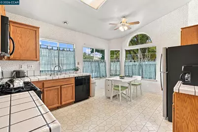 330 Aguilar Pl, Pittsburg, CA 94565 - Photo 12