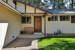 1423 Rancho Way, South Lake Tahoe, CA 96150 - Photo 2