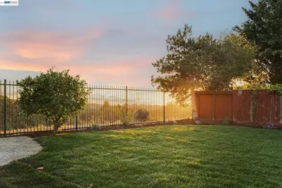 25781 Durrwood Ct, Castro Valley, CA 94552 - Photo 48