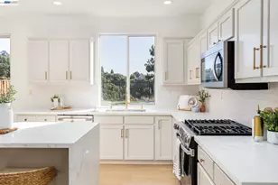 25781 Durrwood Ct, Castro Valley, CA 94552 - Photo 30