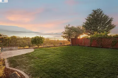 25781 Durrwood Ct, Castro Valley, CA 94552 - Photo 46