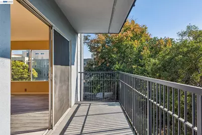 455 Crescent St #202, Oakland, CA 94610 - Photo 4