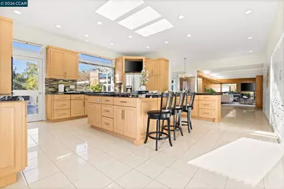 1590 Daniels Dr, San Leandro, CA 94577 - Photo 6