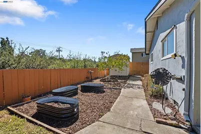 1201 Belfair Dr, Pinole, CA 94564 - Photo 32