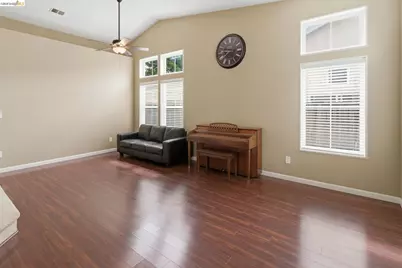 1316 Summer Grove Cir, Fairfield, CA 94534 - Photo 8