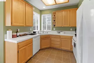 1316 Summer Grove Cir, Fairfield, CA 94534 - Photo 12