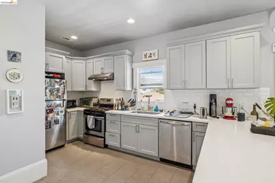 5401 Genoa, Oakland, CA 94611 - Photo 14