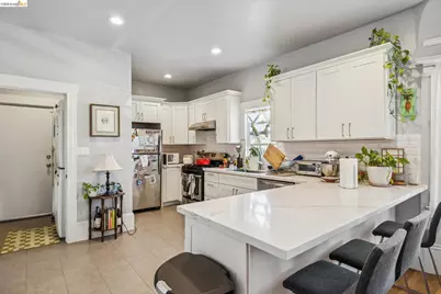 5401 Genoa, Oakland, CA 94611 - Photo 32