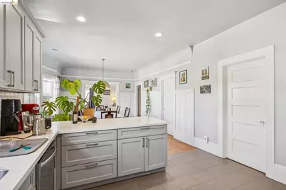 5401 Genoa, Oakland, CA 94611 - Photo 18