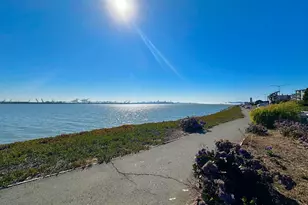6 Commodore Dr, Emeryville, CA 94608 - Photo 32