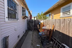 1514 Russell St, Berkeley, CA 94703 - Photo 10