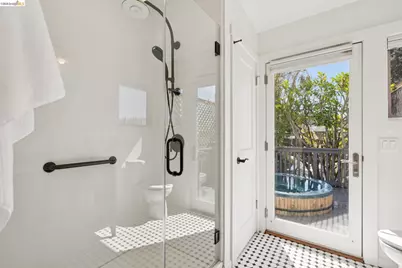915 63rd St, Oakland, CA 94608 - Photo 18