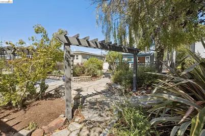 915 63rd St, Oakland, CA 94608 - Photo 62
