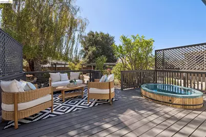 915 63rd St, Oakland, CA 94608 - Photo 48