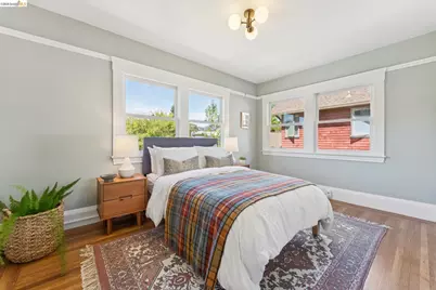 5701 Oak Grove Ave, Oakland, CA 94618 - Photo 24