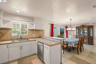 8591 Beverly Ln, Dublin, CA 94568 - Photo 10