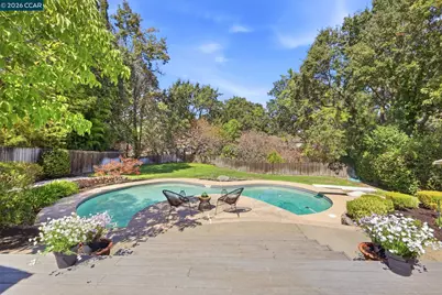140 Lucinda Ln, Pleasant Hill, CA 94523 - Photo 32