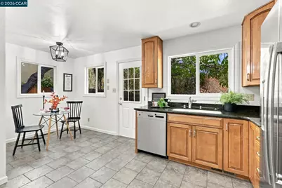 140 Lucinda Ln, Pleasant Hill, CA 94523 - Photo 12