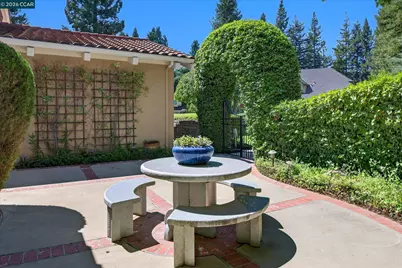 4211 Blackhawk Meadow Pl, Danville, CA 94506 - Photo 8