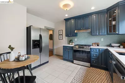 548 Wesley Ave, Oakland, CA 94606 - Photo 14