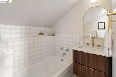 548 Wesley Ave, Oakland, CA 94606 - Photo 26