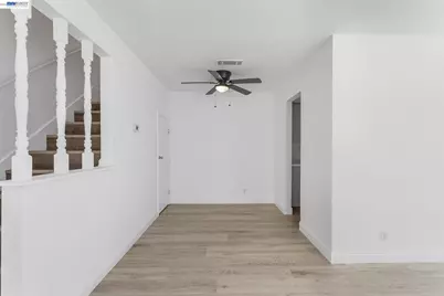 1387 Del Rio Cir #B, Concord, CA 94518 - Photo 8