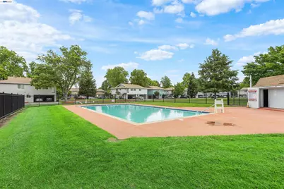 1387 Del Rio Cir #B, Concord, CA 94518 - Photo 26