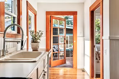 2319 Woolsey St, Berkeley, CA 94705 - Photo 22