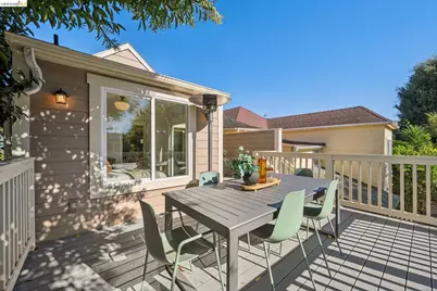 5933 Fremont St, Oakland, CA 94608 - Photo 24