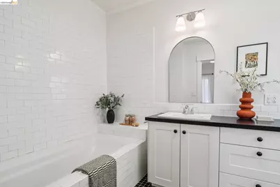 5933 Fremont St, Oakland, CA 94608 - Photo 42