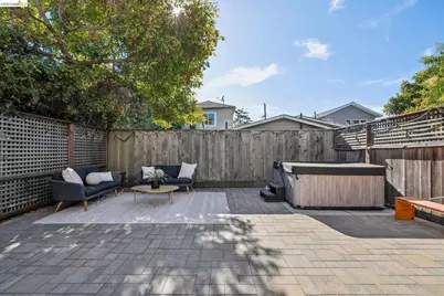 5933 Fremont St, Oakland, CA 94608 - Photo 48