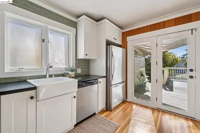 5933 Fremont St, Oakland, CA 94608 - Photo 18