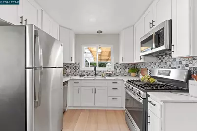 17242 Via El Cerrito, San Lorenzo, CA 94580 - Photo 4