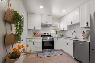 16081 Via Media, San Lorenzo, CA 94580 - Photo 2
