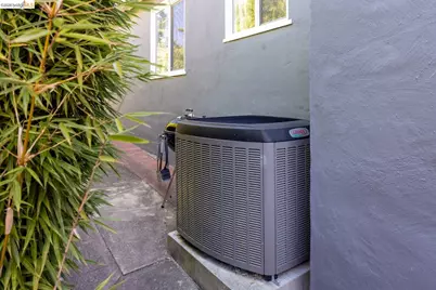 7542 Valentine St, Oakland, CA 94605 - Photo 28