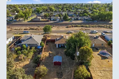 1223 Santa Fe Ave, Merced, CA 95340 - Photo 10