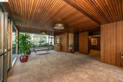 320 Lee St #303, Oakland, CA 94610 - Photo 32