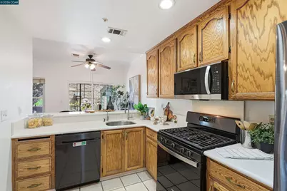 142 Harris Cir, Bay Point, CA 94565 - Photo 10