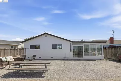 2167 Cypress Ave, San Pablo, CA 94806 - Photo 40