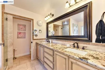 8545 Hilton Way, Fair Oaks, CA 95628 - Photo 10