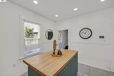1919 48th Ave, Oakland, CA 94601 - Photo 14