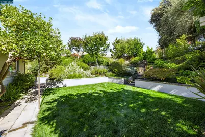 3237 Driftwood Dr, Lafayette, CA 94549 - Photo 22