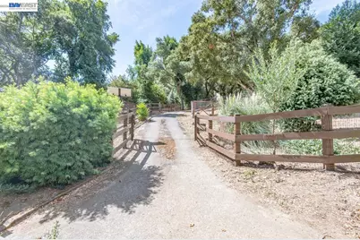 35575 Palomares Rd, Castro Valley, CA 94552 - Photo 66