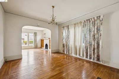 5621 Roberts Ave, Oakland, CA 94605 - Photo 4