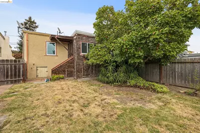 5621 Roberts Ave, Oakland, CA 94605 - Photo 12