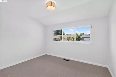 1740 Argonne Dr, Concord, CA 94518 - Photo 32