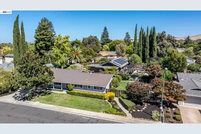 1740 Argonne Dr, Concord, CA 94518 - Photo 52